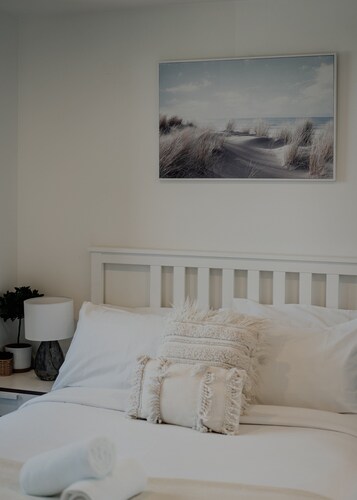 Cosy 1-bed With Pool, Gym ,parking