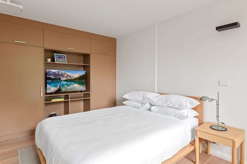 Central Bondi Studio With Rooftop Pool Access