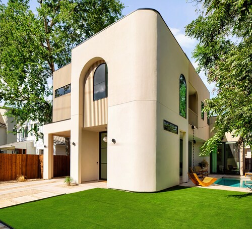 Eastside Lux Group W Pool near Downtown