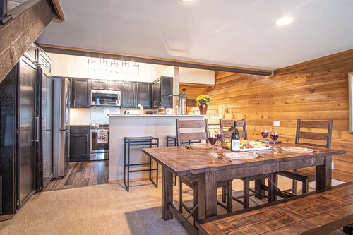 Modern 3BD Elkhorn Fairway Nine Condo W/resort Amenities