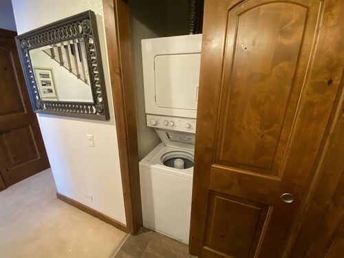 Snow Creek 1551 - Ski-in/ski-out + Pool & Hot Tub