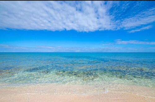 Oceanfront Residency Luxury 2b2b ,1-6 Person ,terrasse, Beach Access Garden Pool