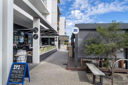 Bright Studio in Fremantle With Modern Finishes