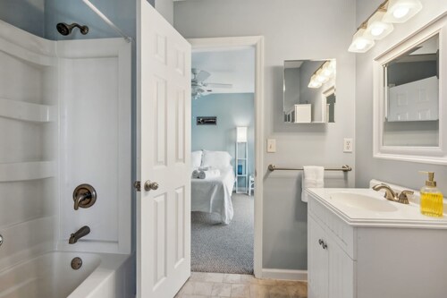 Walk to Beach Private Deck Family Fun