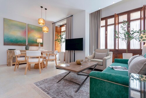 Unique Apartment in Cordoba Templo Romano
