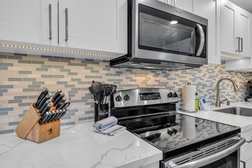 Hip Oceanfront Resort Vistas