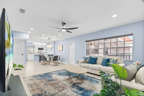 Colonial Manor Condos - Fort Lauderdale