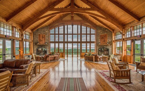 Soaring Eagle #402: 2 Bedrooms, 2 Full Baths: Slope Side, Hot Tubs. Underground Parking