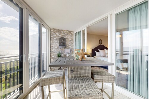 Seventh Floor Oceanfront Condo With Shared Pool, Ocean View, & High-speed Wifi