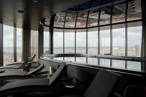 Luxury City Condo - Spa - Pool - Terrace - Gym - Parking - Central Manchester