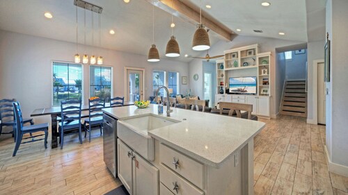 Mustang Royale by Avantstay Port A Beachside Oasis Pond Views + Pool + Boardwalk Access