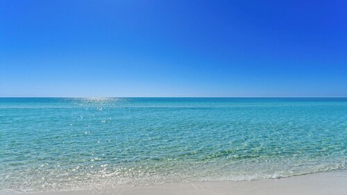 Baytowne Wharf by Avantstay Sandestin Condo + Communal Pool + Resort Amenities + Near Beach, Dining & Marina