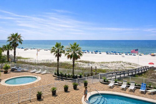 Windward Pointe 305 3rd Floor Beachfront Pool