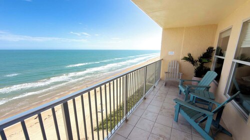 Penthouse Beachfront Views Renovated