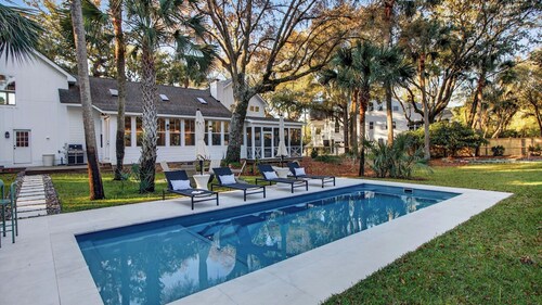 Sparrow Haus by Avantstay Luxe Isle of Palms Retreat Pool + Firepit + Outdoor Lounge