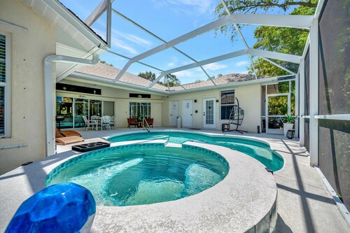 Waterfront 3B Free Dock Heated Pool Hot Tub Gym