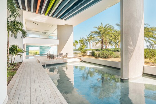 2br Apartment With Balcony and Views