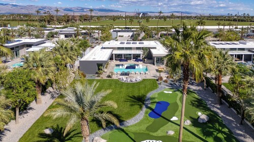 Avantstay Polo Villa Halo Pickleball, Putting Green Sleeps 28