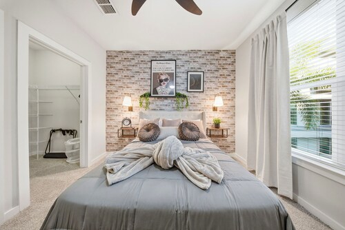 Stylish 2BR w Balcony Pool Pet-friendly 15