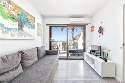 Charming 1-bedroom Apartment in Playa del Cura With Pool Access