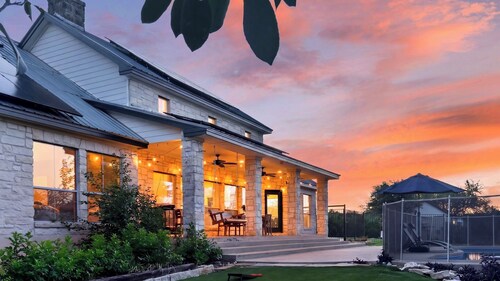 Bonham Retreat by Avantstay Non-toxic Wellness Home + Recording & Podcast Studios + Infrared Sauna Pool + Firepit Hill Country