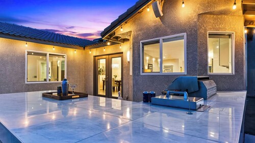 Hercules by Avantstay Pool + Hot Tub + Fire Pit Near Indian Canyons