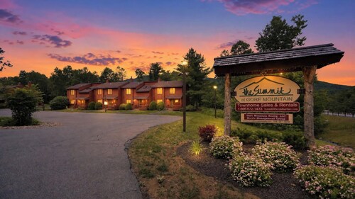 Twister by Avantstay Walk to Slopes + Indoor Pool + Game Room Gore Mountain, Adirondacks