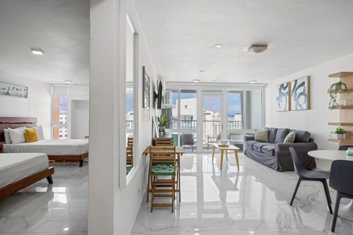 Isla Verde Beachfront ESJ Tower by Otium