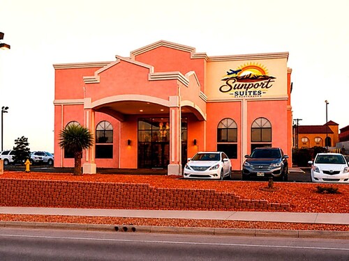 Sunport Suites near Albuquerque Airport I 25