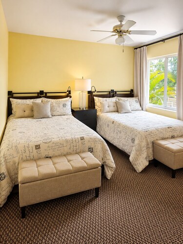 Cape Coral Retreat w Pool & Court