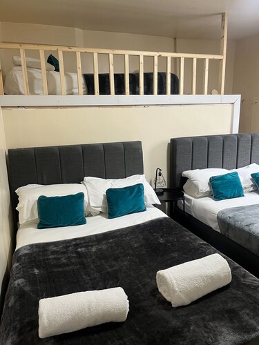 Tudors eSuites - Budget Apartments