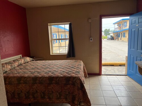 Holiday Motel Tulsa OK