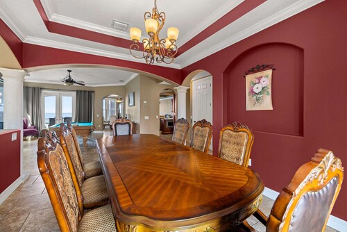 Beachfront Villa Heated Pool Spa Pool Table