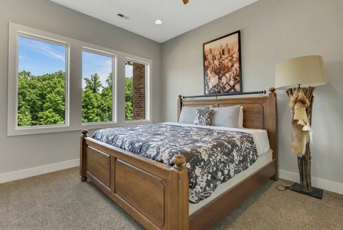 Serene SC Getaway Firepit Sleeps 8