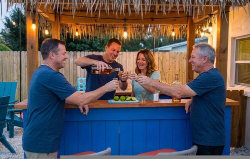 Backyard Oasis Pool Hot Tub Putt Putt Bar