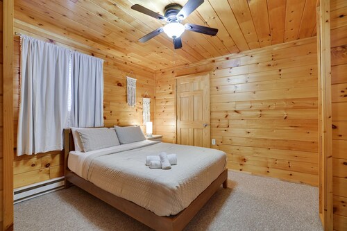 Mountain Retreat Hot Tub Game Room Basketball