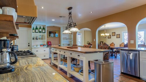 Merry Hill by Avantstay Pool + BBQ + Chef's Kitchen Downtown Paso Robles