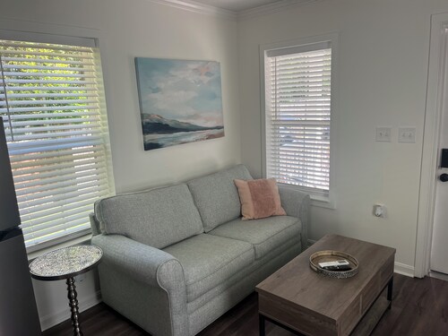 A Peaceful Pearl Walkable Downtown