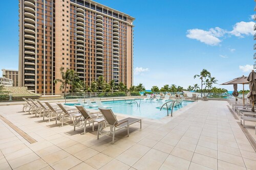 Ocean-lagoon & Fireworks Views at the Ilikai Hotel W/spectacular Amenities