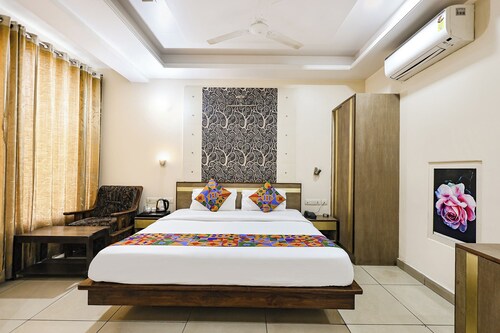 FabHotel Satyam Inn