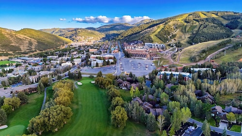 Three Kings Condo by Avantstay Walk To Slopes Shared Pool + Spa Near Main St