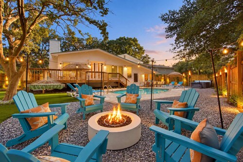 Fort Walton Fun Pool Hot Tub Games Firepit