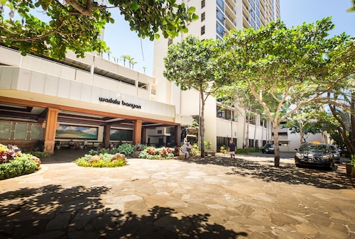 Sweetwater at Waikiki by VRI Americas