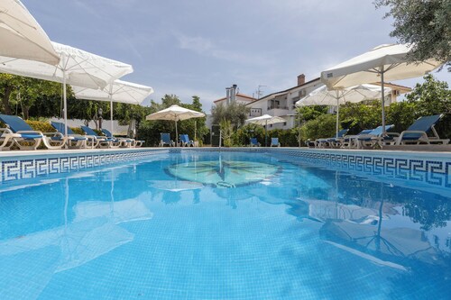 Hostal y Apartamento Rural Los Naranjos