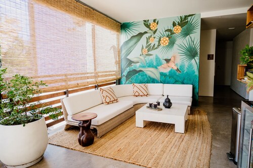 The Frances Modern Inn