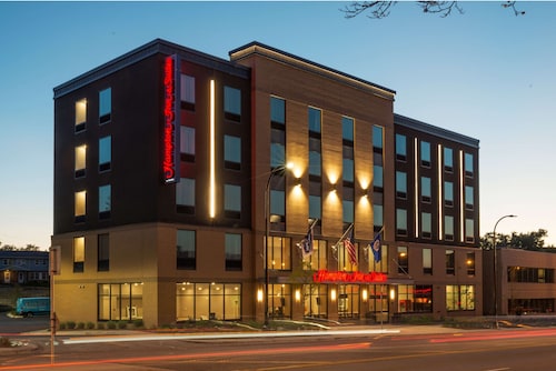 Hampton Inn & Suites Minneapolis University Area