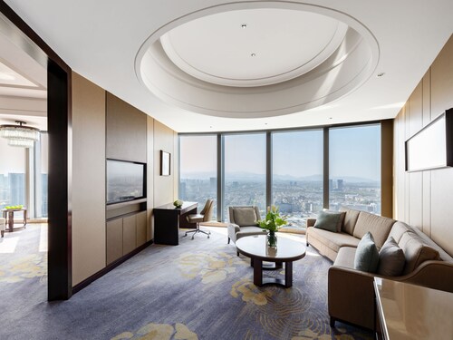 Shangri-La Yiwu