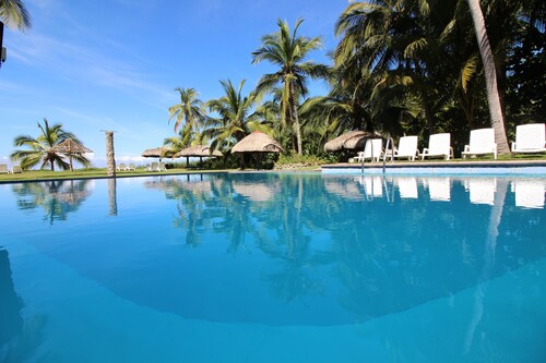 Las Lajas Beach Resort