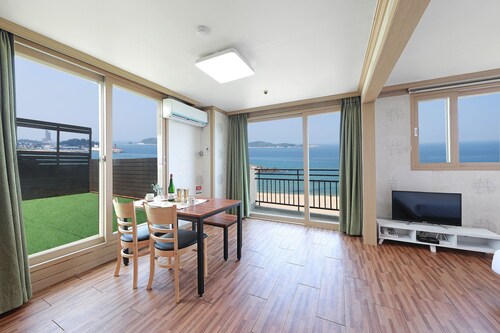 Ocean to you Resort Sokcho Seorak Beach Hotel and condo