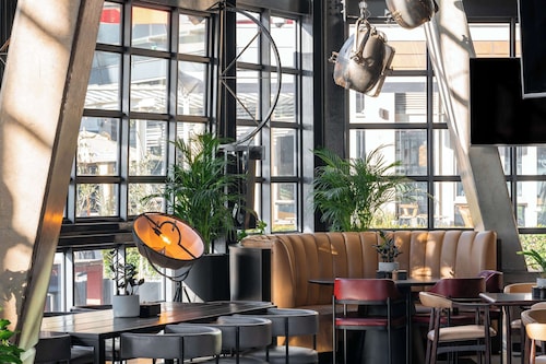Radisson RED V&A Waterfront, Cape Town
